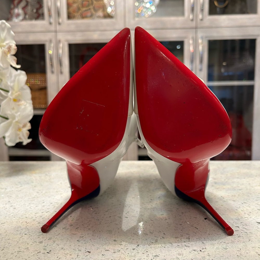 Christian Louboutin In Love White Bootie - Picture 6 of 7